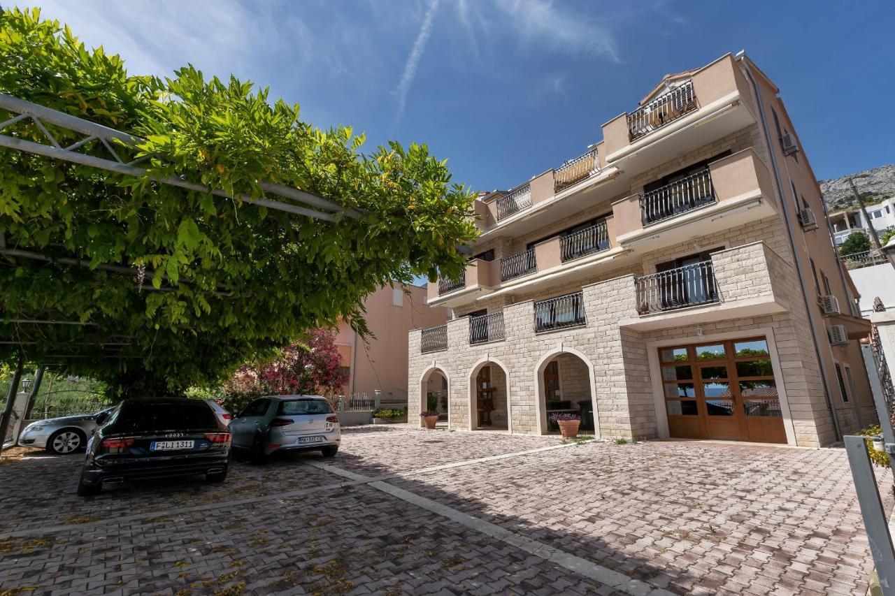 Apartments And Rooms With Parking Space Duce, Omis - 10303 Duće Exterior foto