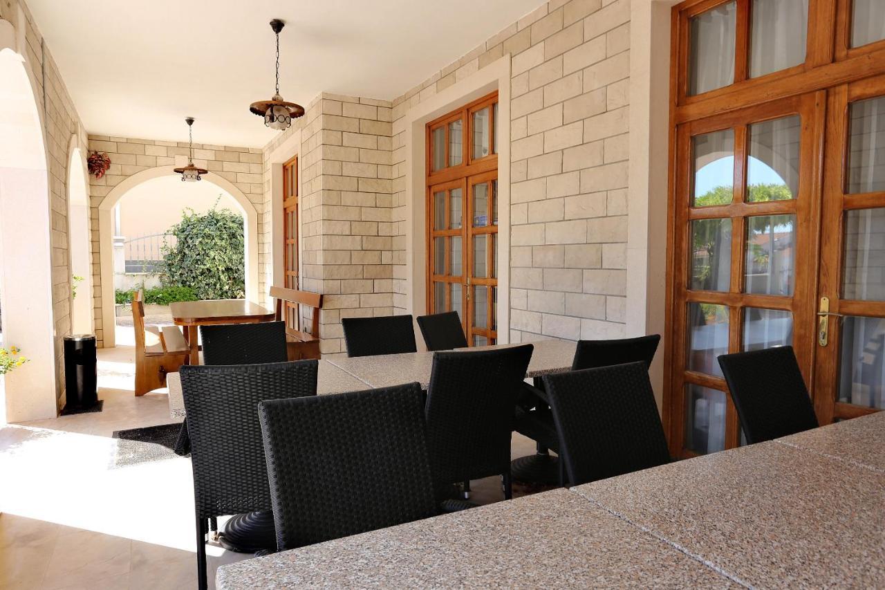 Apartments And Rooms With Parking Space Duce, Omis - 10303 Duće Exterior foto