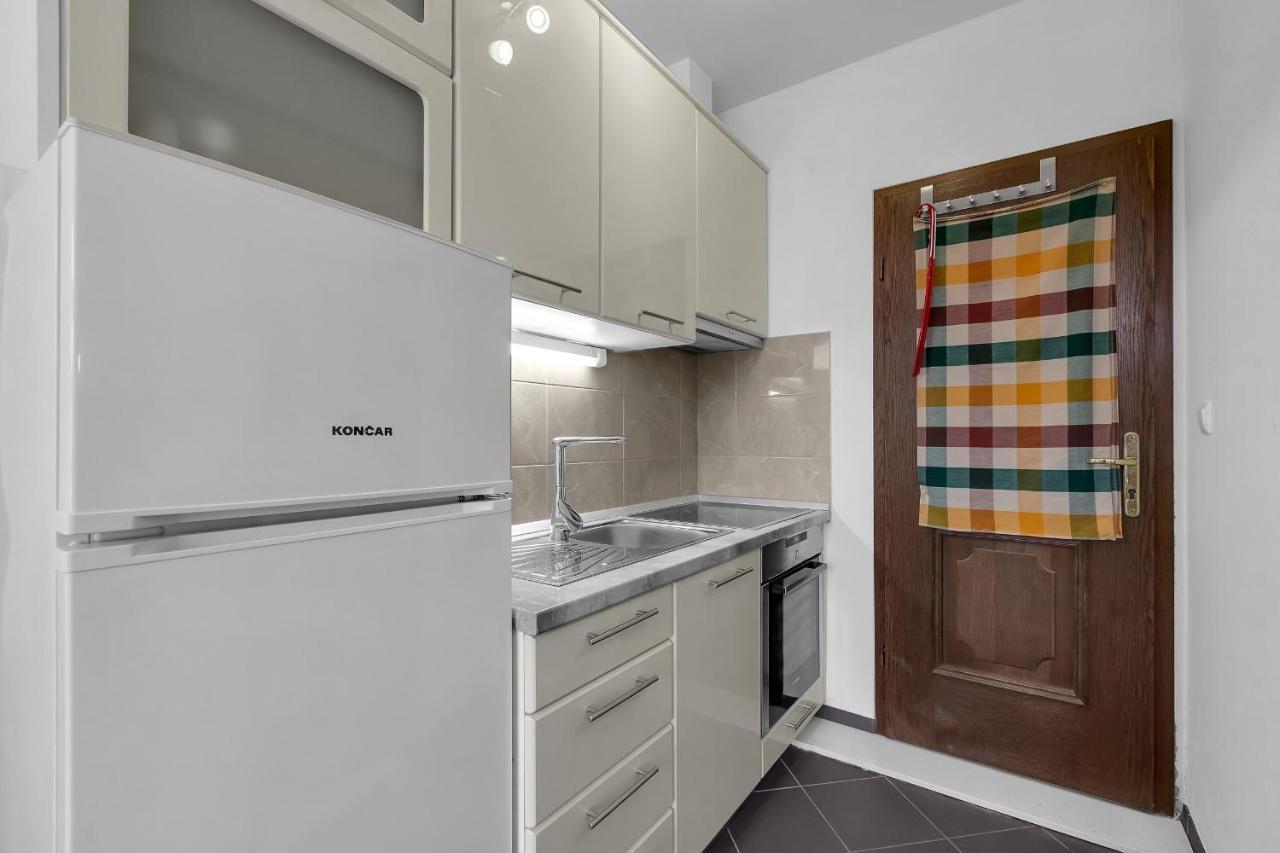 Apartments And Rooms With Parking Space Duce, Omis - 10303 Duće Exterior foto