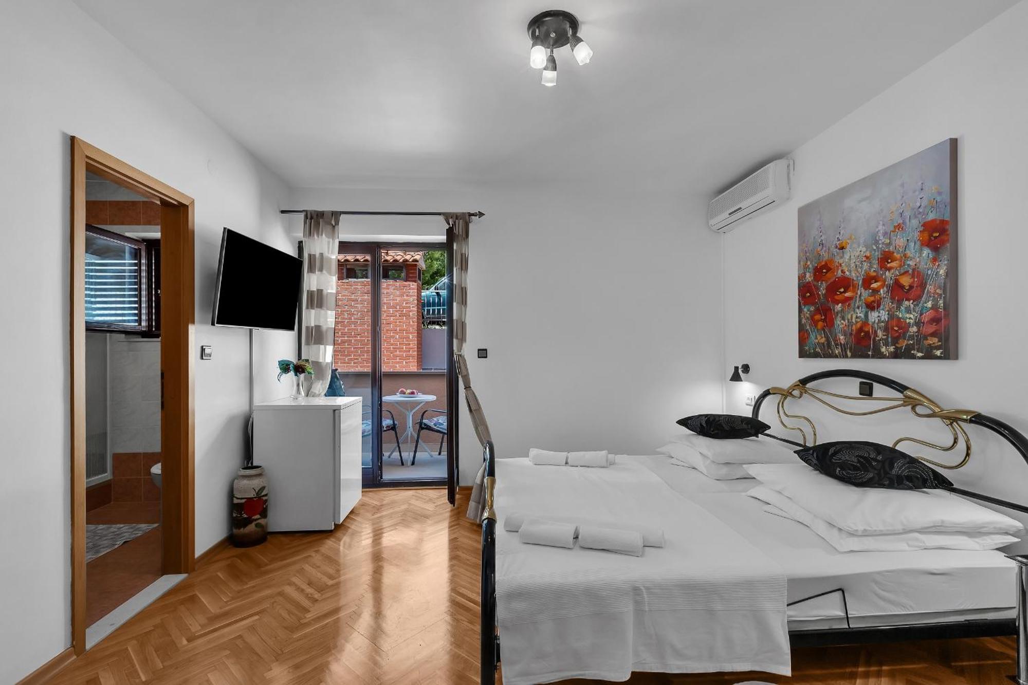 Apartments And Rooms With Parking Space Duce, Omis - 10303 Duće Quarto foto